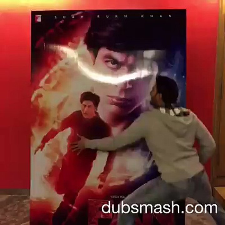 Ranveer Singh Faints! While Shah Rukh Khan saw him dancing on his song  Jabra Fan!