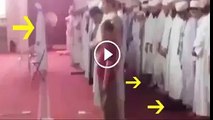 مواطن سعودي يصور صلاة غريبة ليست كصلاة المسلمين في احد المساجد بالسعودية