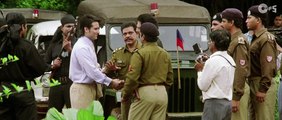 Saif Ali Khan Involved In Bomb Blast | Kachche Dhaage Movie Scene