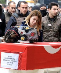 Diyarbakır'da Çatışma: 1 Polis Şehit, 3 PKK'lı Ölü Ele Geçti (3)