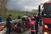 Otomobil TIR'a çarptı: 3 ölü, 2 yaralı