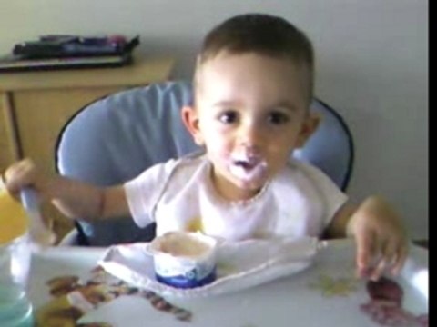 Je mange seul a 15 mois le 090607