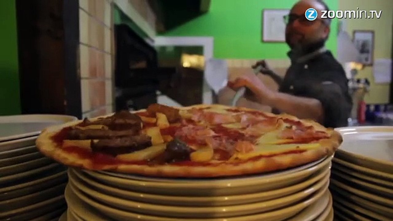 Wir essen unsere Pizza falsch!