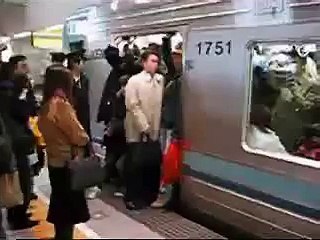 Есть такая профессия Метро в Китае ПРИКОЛ