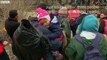 Migrant crisis_ Hundreds cross river near Macedonia - BBC News