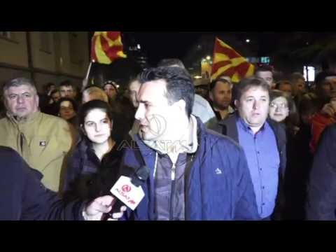 Protesta kundër vendimeve të Gjykatës Kushtetuese