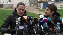 أنجلينا جولي تزور مخيما للاجئين السوريين في لبنان