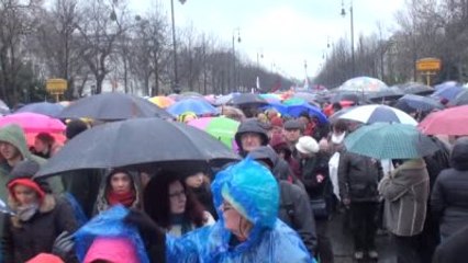 Macaristan'da Öğretmenlerden Protesto Gösterisi