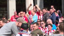 Madrid : Des supporters du PSV Eindhoven humilient des mendiantes