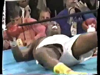 Скачать видео: BOXING Mike Tyson VS Razor Ruddock 
Highlights  Biggest Boxers