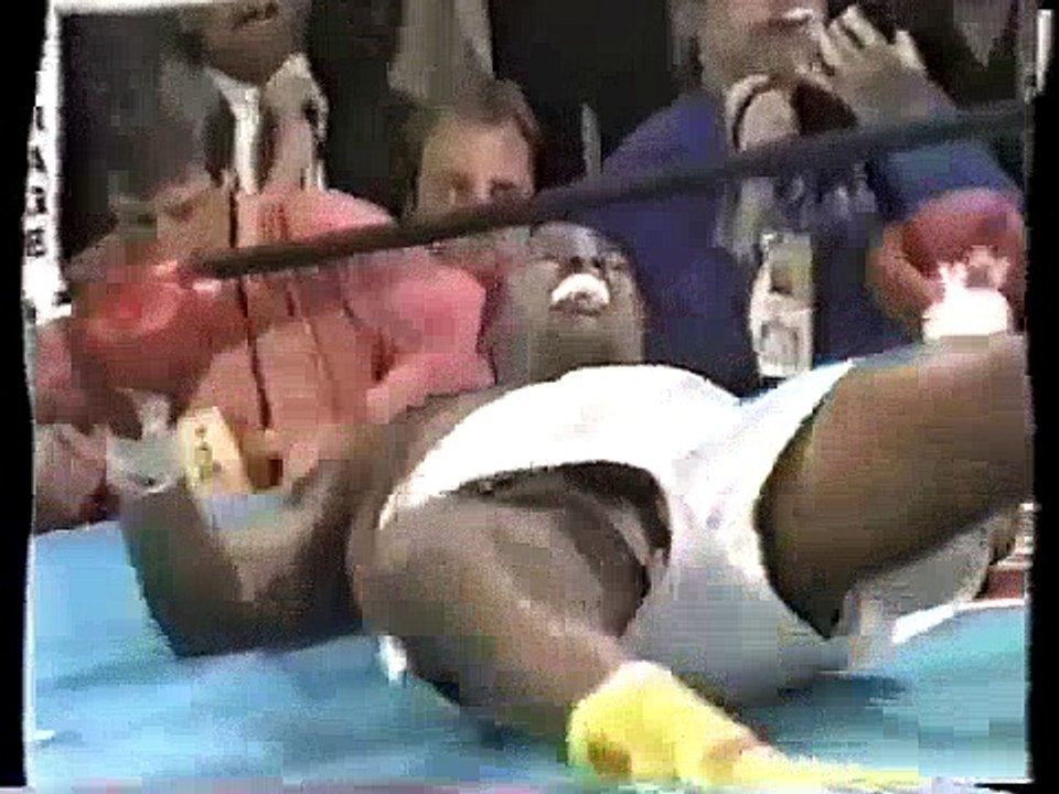 BOXING Mike Tyson VS Razor Ruddock Highlights  Biggest Boxers