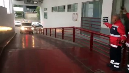 Hombre queda prensado en máquina moledora de carne