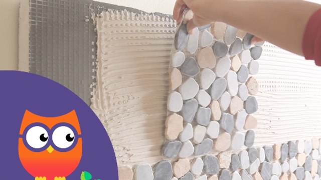 Comment poser des galets au mur (Ooreka.fr)