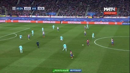 Атлетико - ПСВ. Удар Торреса