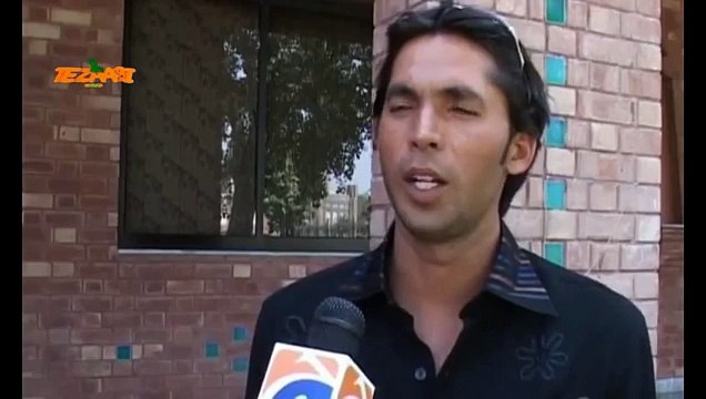 Cricketer Muhammad Asif Talking To Media | Tezabi Totay | AWAN Music Centre