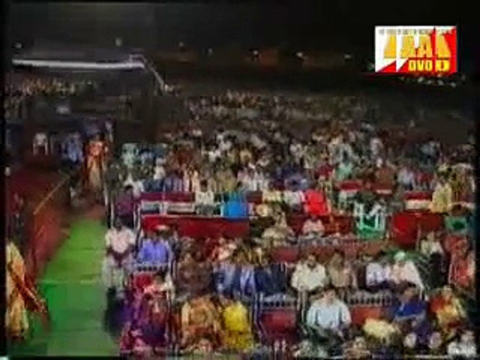 tu mere samne-lata mangeshkar,udit narayan(live in concert)