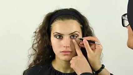 Gold Cut Crease with Double Winged Liner - Girls Fashion Club