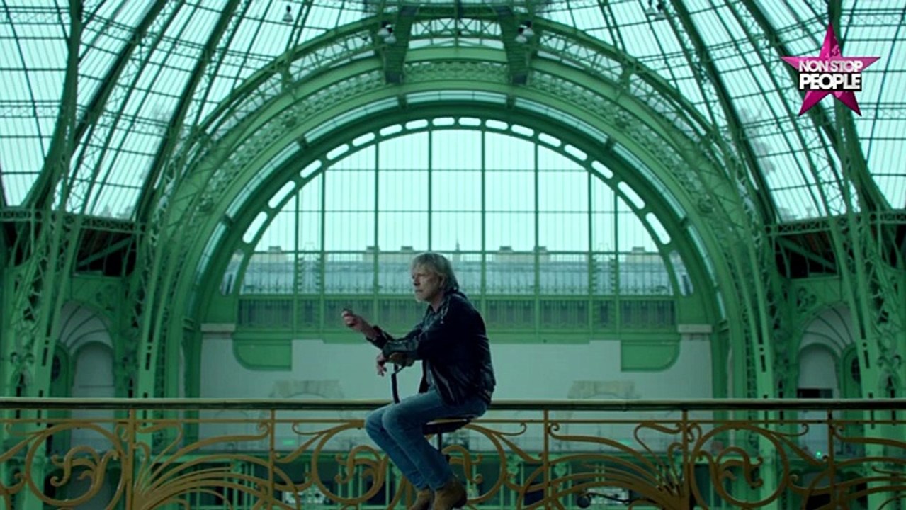 Renaud annonce sa tournée sur Facebook