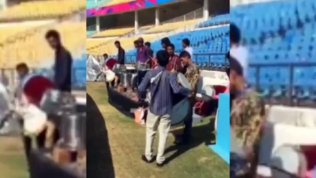 Virat Kohli dancing on the beats of Dhol India Vs New Zealand - TinyJuke.com