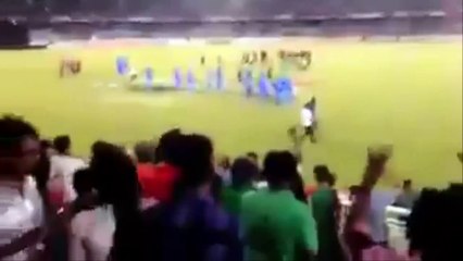 Indian Team Insulted By Crowed After losing Match By Autralia - World Cup 2016