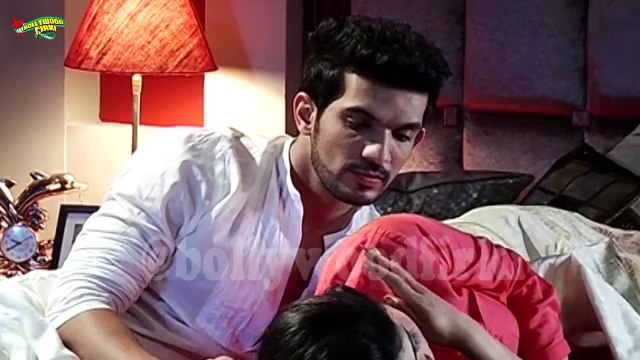 Naagin (नागिन - 16th March 2016 - LOVE TRIANGLE Between Shesha Ritik & Shivanya