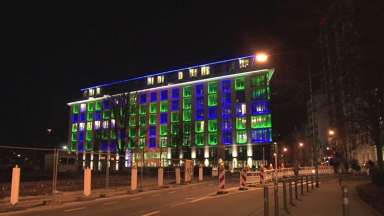 Leuchtendes mainhattan: "luminale" in frankfurt