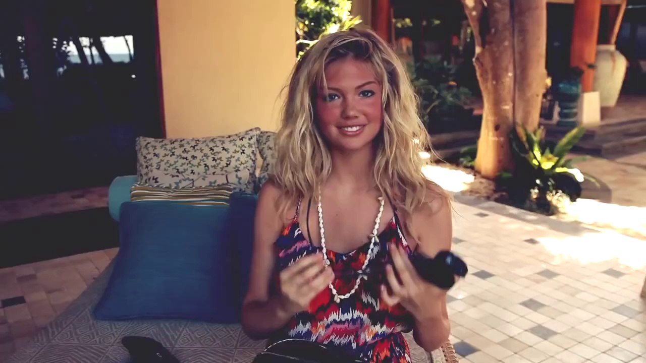 Kate Upton_ What's in my bag - SI Swimsuit 2011
