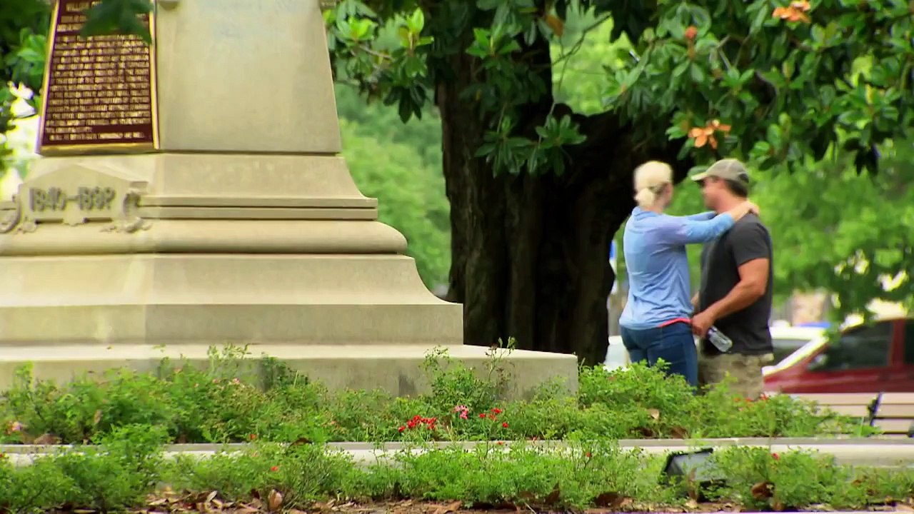 Paige justifies her break up with Kevin- Total Divas Bonus Clip- March 8, 2016