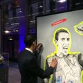 Di Maria signe un des lots de la vente aux enchères du Gala de la FondationPSG