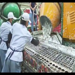 How are made tennis ball