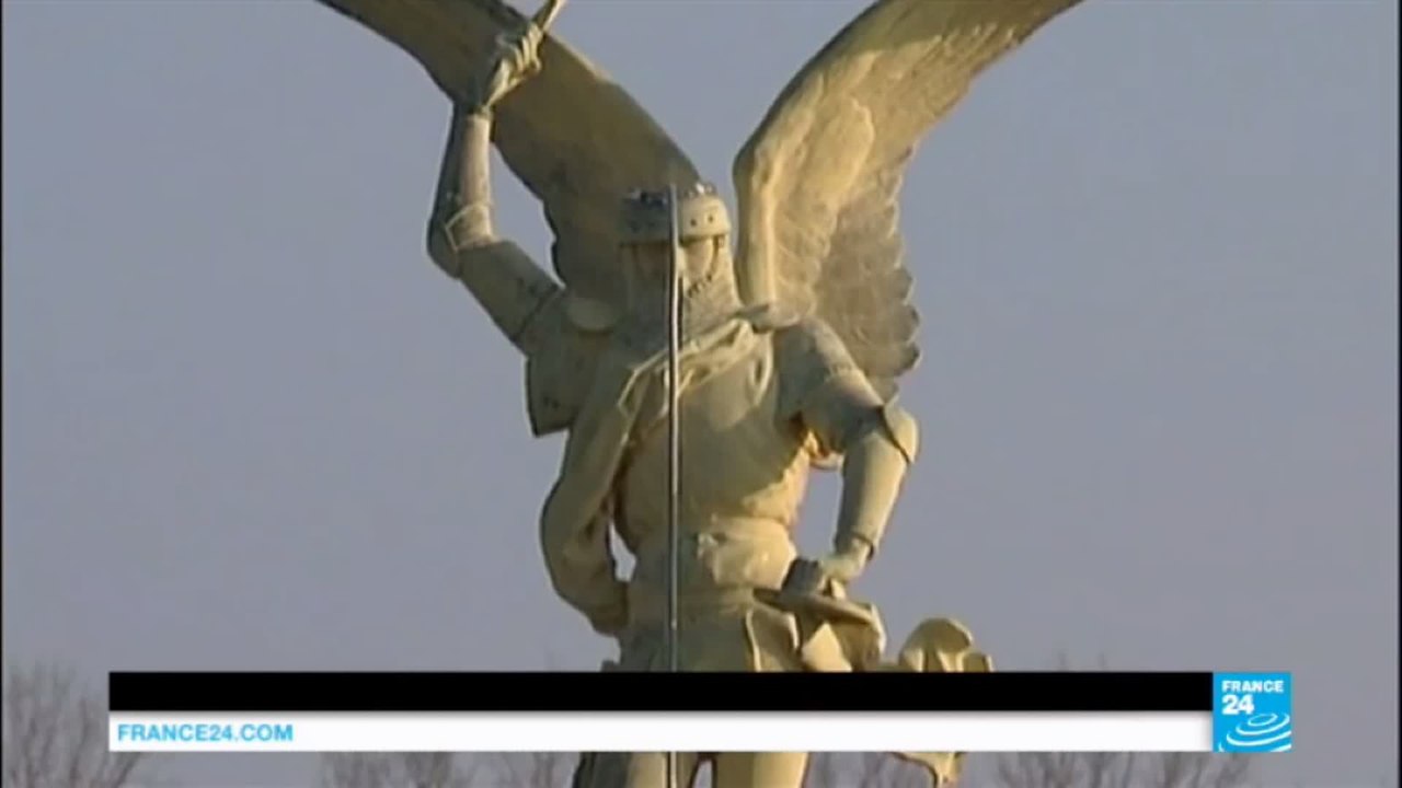 Mont Saint-Michel: Infamous St Michael statue airlifted from island for restoration