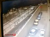 Üst geçitte tepki ve şaşkınlığa yol açan anlar kamerada