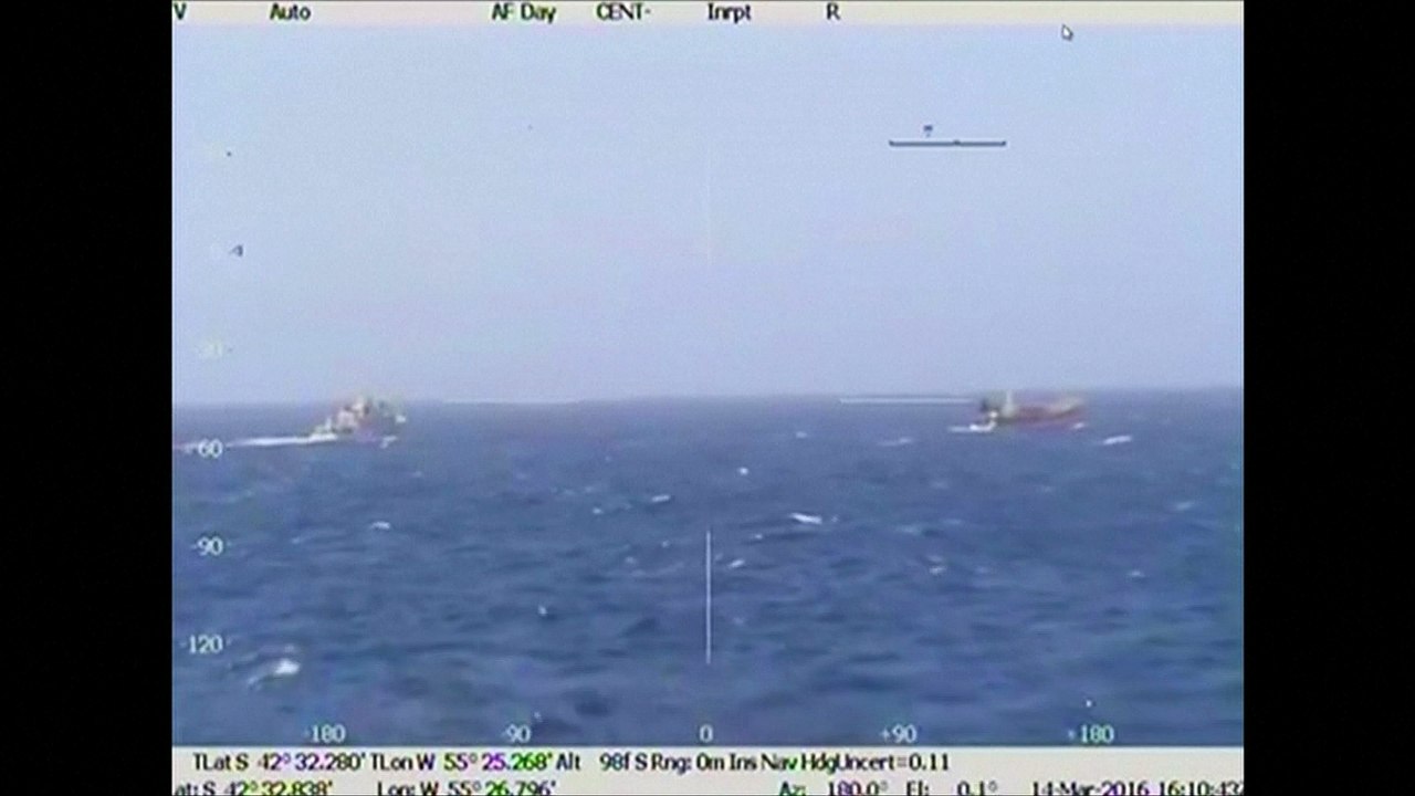 Les gardes-côtes argentins coulent un navire de pêche chinois