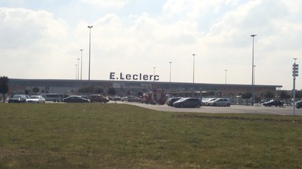 Alerte à la bombe au E. Leclerc d'Agneaux