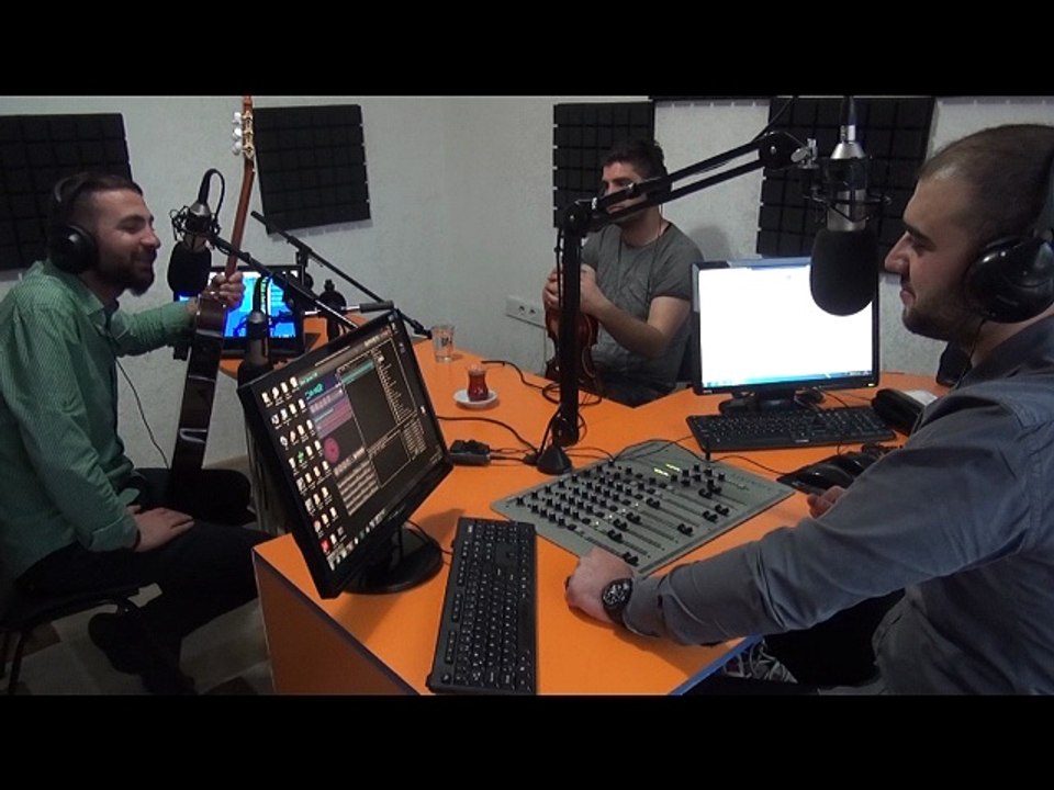Vanlı Sanatçı Esra FM'e Konuk Oldu