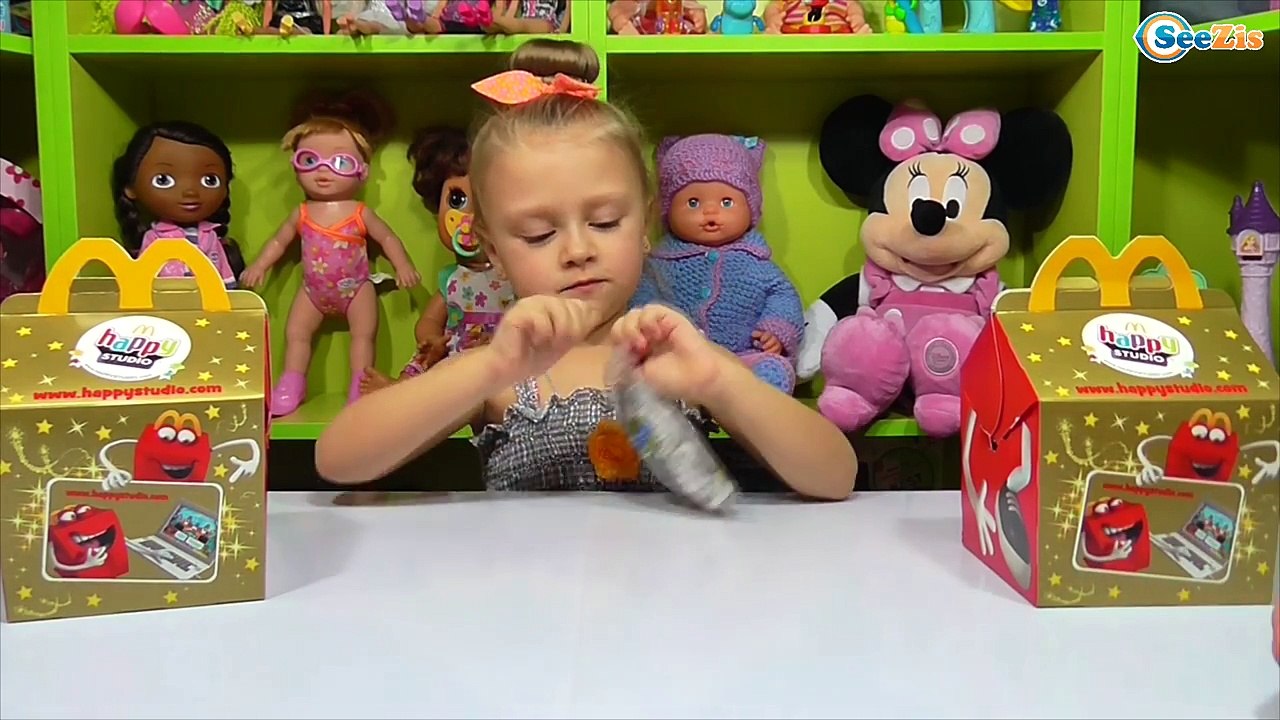 ✔ Хелло Китти. Ярослава открывает Хэппи Мил. Игрушки для детей. Happy Meal McDonald's ✔