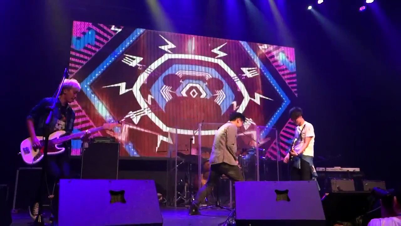 io樂團在金曲@Live House演唱I'm so sick of parties