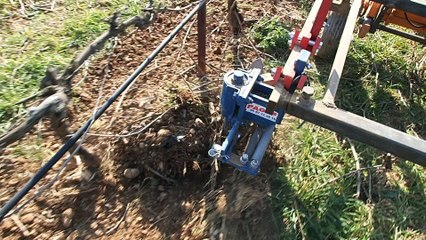 Porte outil Pellenc et bineuse mecanique Pages ,Gaec Delmas fréres