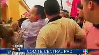 Gobernador llega al Comité del PPD