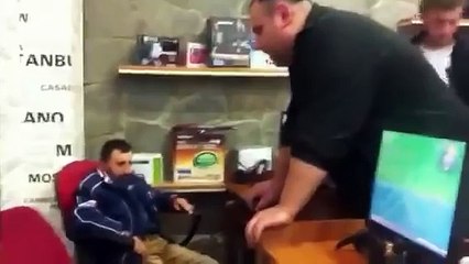 Köksal Baba Silahı Çeker Kovalıyor -2015