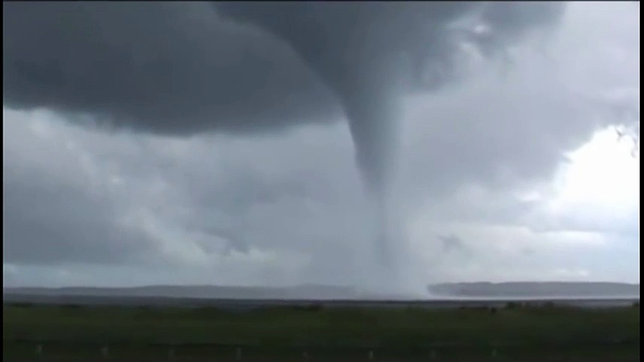 El tornado de agua más grande del mundo | The tornado world's largest water