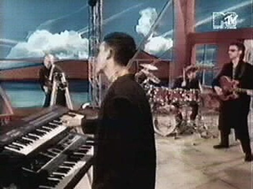Level_42_-_Lessons_in_love.mpg