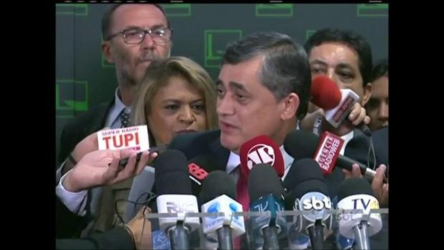 Dilma se reúne com Lula e ministros para definir futuro do ex-presidente