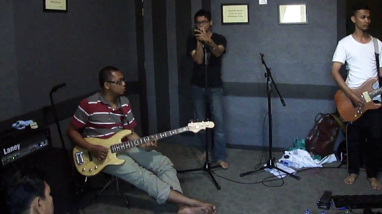 Aker Music Corner Indonesia - Always be my baby (Cover)