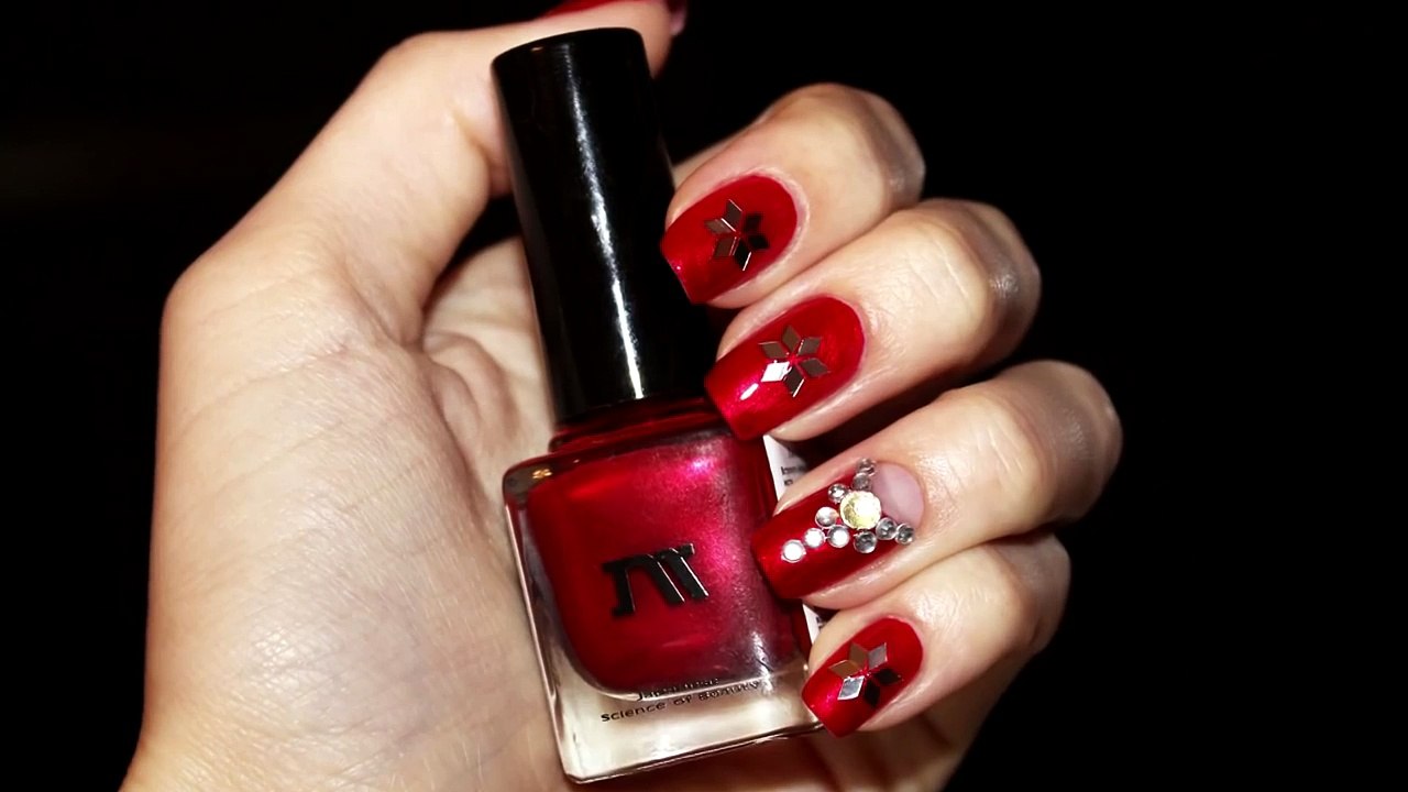 Красивый маникюр на Новый год в домашних условиях - 2015 New Years Nail Art -  Red Glam