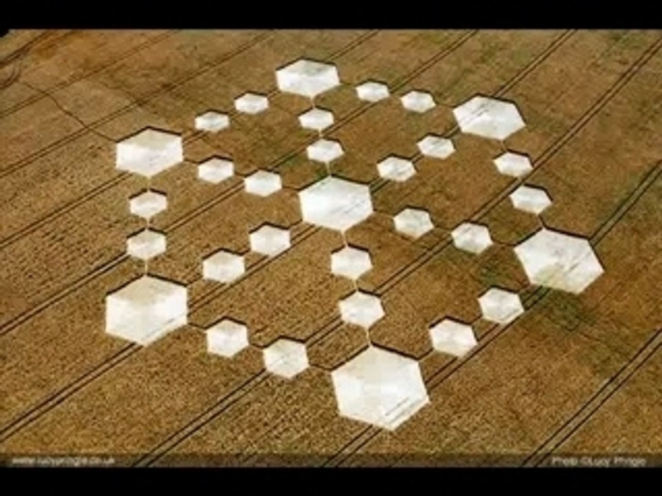 Les plus beaux crop circles anglais de 2005 au 10/05/2007...