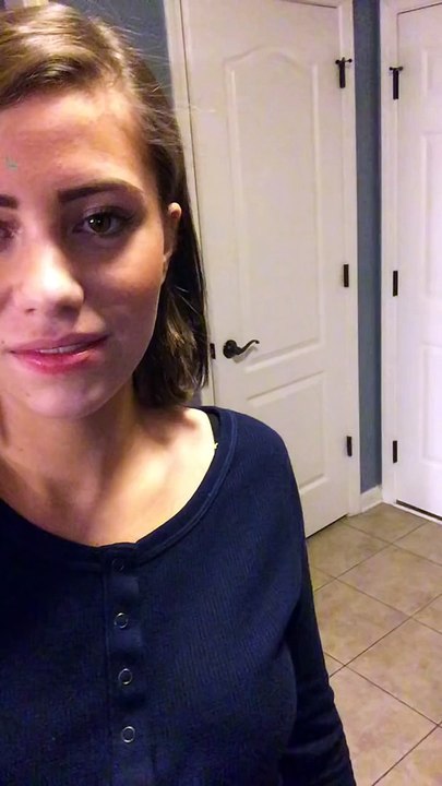 Cette fille pète plus fort que son frère qui est bluffé !
