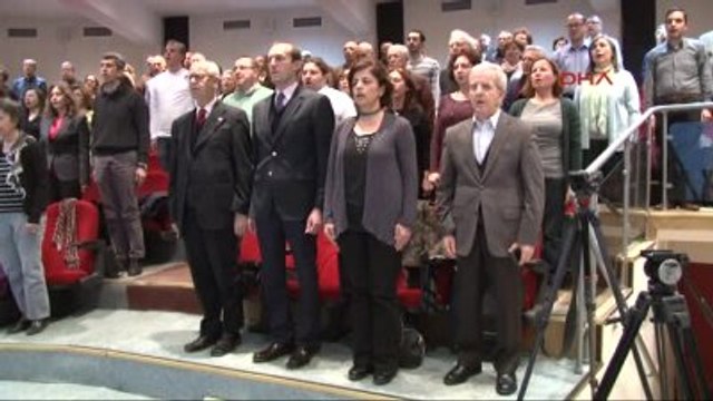 İzmir Ümit Kocasakal: Türkiye'de Maskeli Balo Var