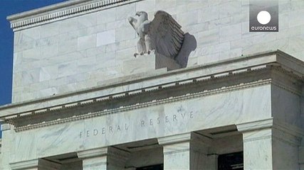 La Fed reporte sa hausse de taux et abaisse ses prévisions de croissance