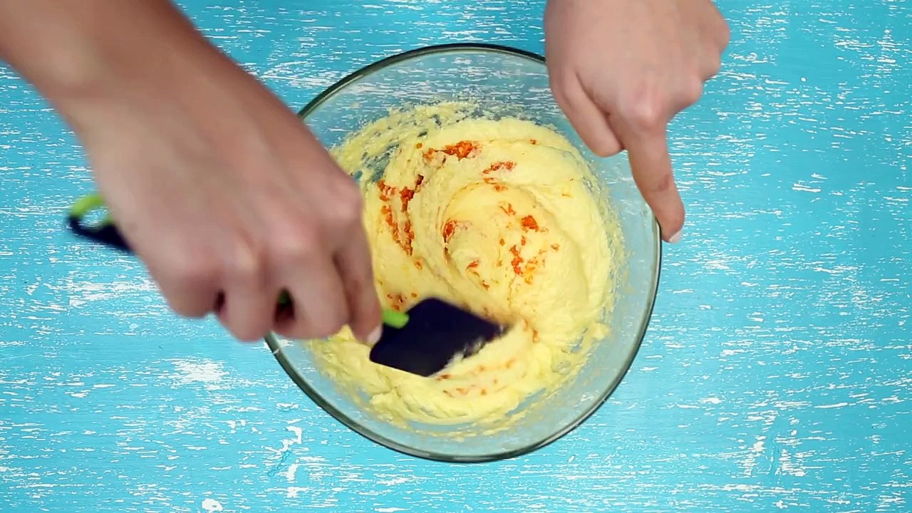 Mandalinalı Ters Yüz Kek Tarifi